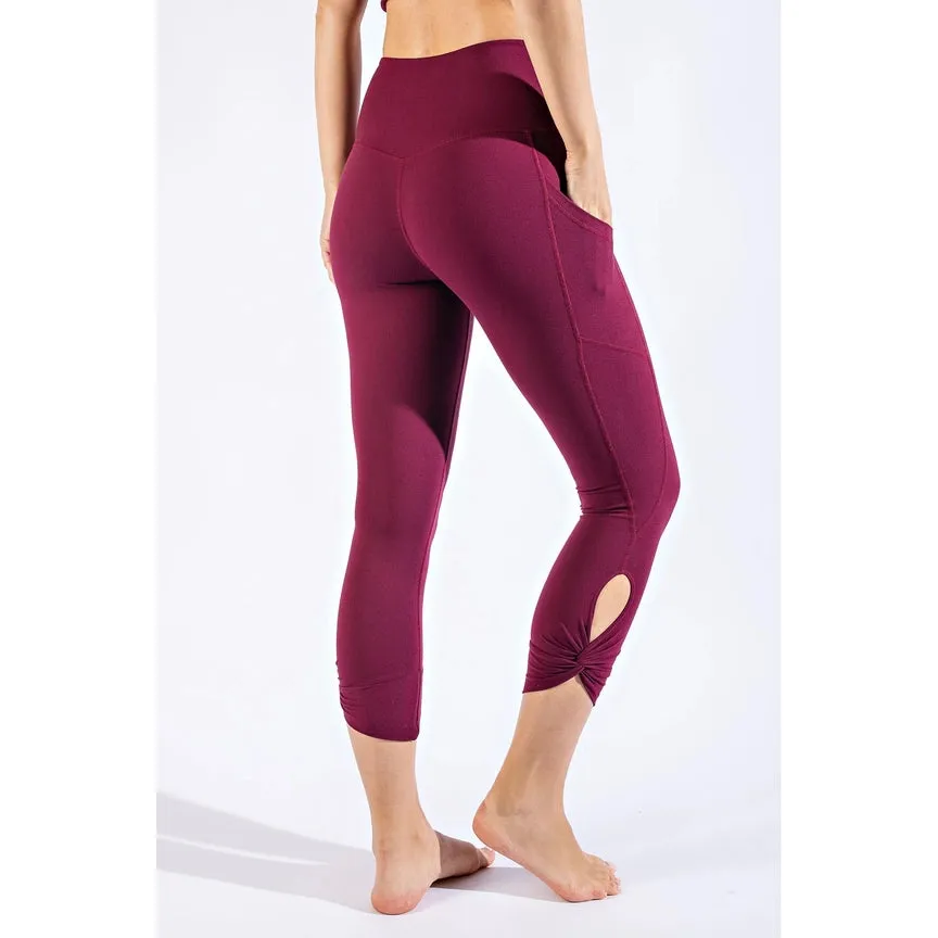 Capri Keyhole Leggings Red