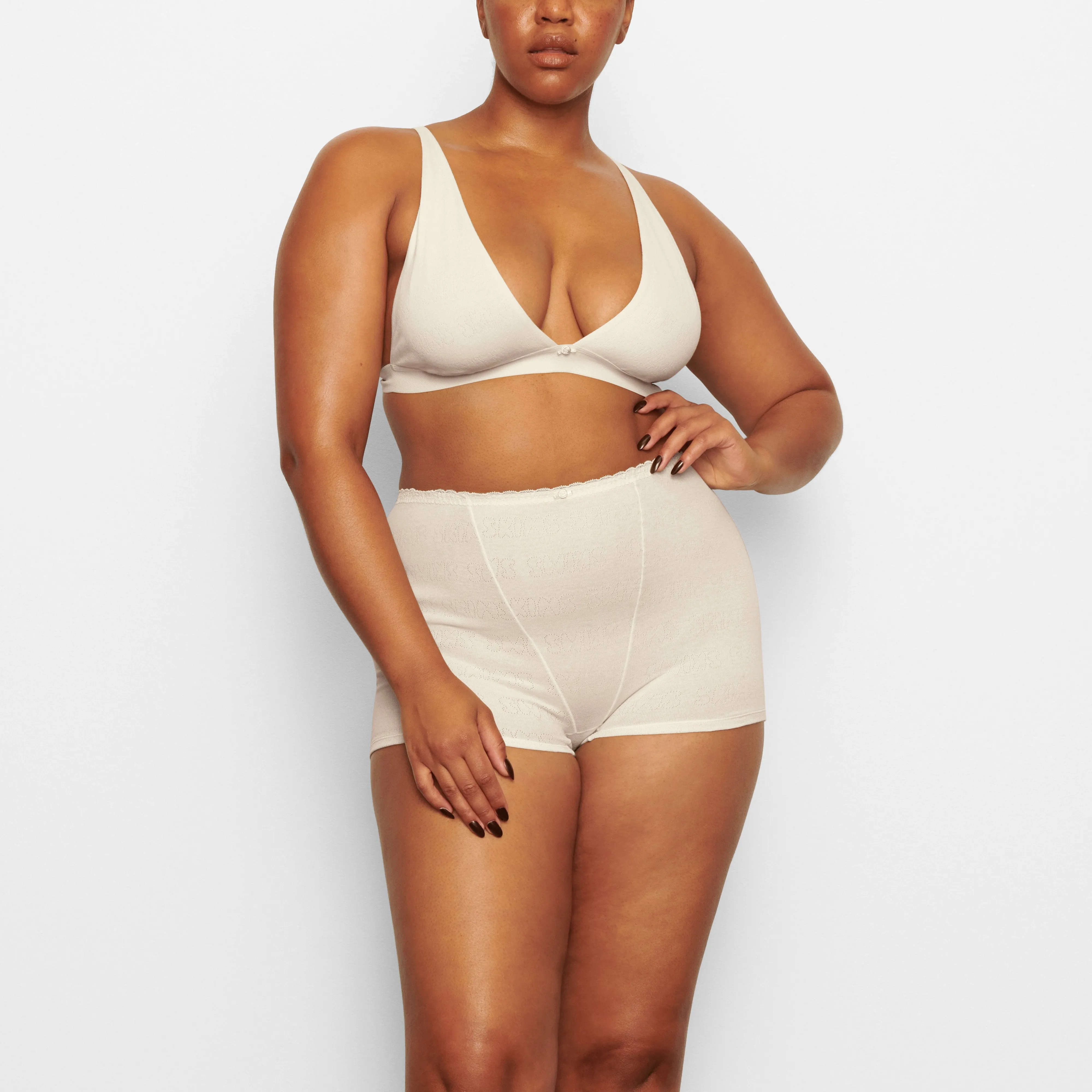 LACE POINTELLE HOT SHORT | BONE