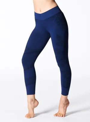 NUX Eden 7/8 Crop Legging - Navy